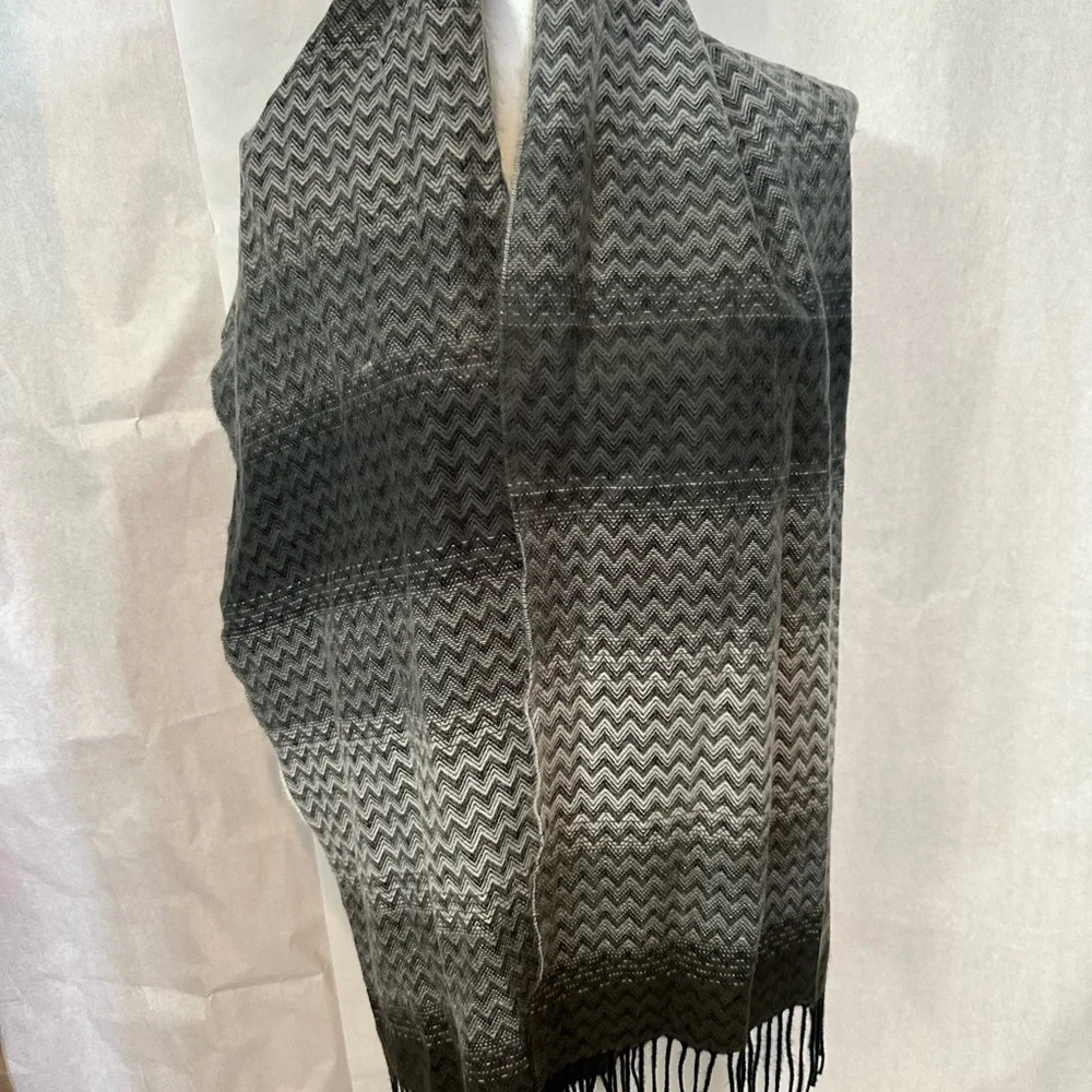 Elegant Black and Gray Chevron Scarf
